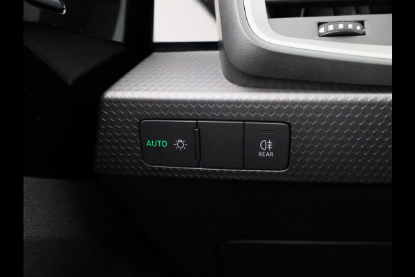 Audi A1 Sportback Advanced edition 25 TFSI 95 pk | Parkeerhulp plus | Automatische airco | Inklapbare buitenspiegels | Dak in contrast kleur |