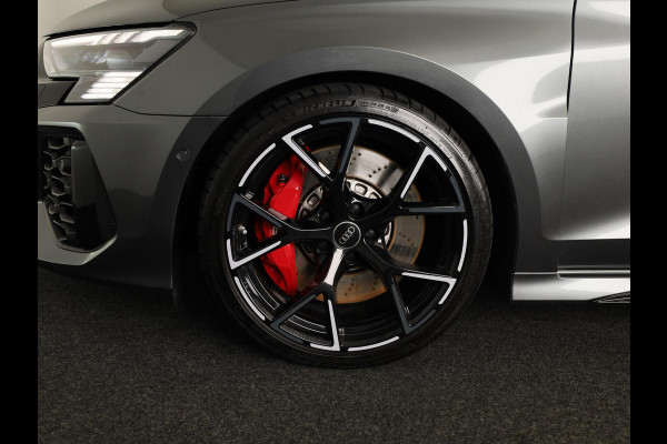Audi RS 3 Limousine 2.5 TFSI quattro 400pk | Panoramadak | Verlengde garantie | 3-spaaks sport afgevlakt stuurwiel | Adaptief onderstel | SONOS Premium 3D Audio