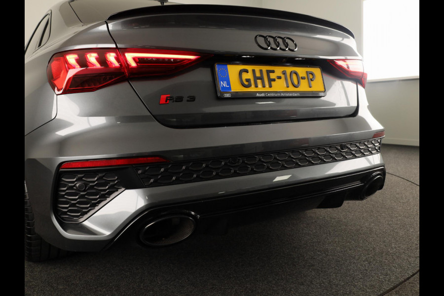 Audi RS 3 Limousine 2.5 TFSI quattro 400pk | Panoramadak | Verlengde garantie | 3-spaaks sport afgevlakt stuurwiel | Adaptief onderstel | SONOS Premium 3D Audio