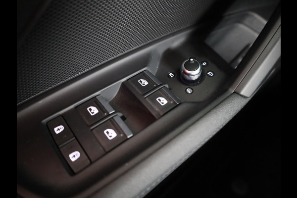 Audi RS 3 Limousine 2.5 TFSI quattro 400pk | Panoramadak | Verlengde garantie | 3-spaaks sport afgevlakt stuurwiel | Adaptief onderstel | SONOS Premium 3D Audio