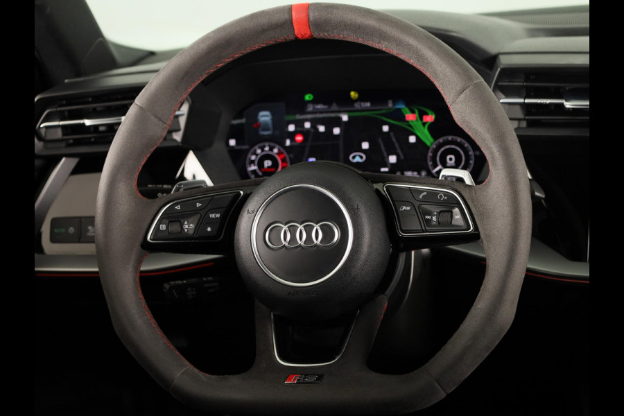 Audi RS 3 Limousine 2.5 TFSI quattro 400pk | Panoramadak | Verlengde garantie | 3-spaaks sport afgevlakt stuurwiel | Adaptief onderstel | SONOS Premium 3D Audio