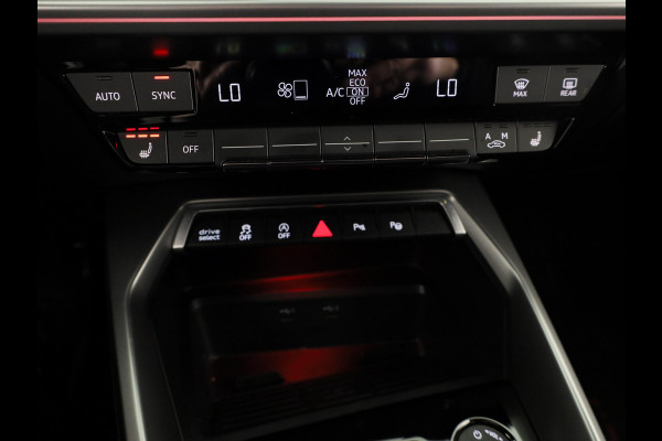 Audi RS 3 Limousine 2.5 TFSI quattro 400pk | Panoramadak | Verlengde garantie | 3-spaaks sport afgevlakt stuurwiel | Adaptief onderstel | SONOS Premium 3D Audio