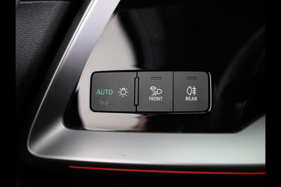 Audi RS 3 Limousine 2.5 TFSI quattro 400pk | Panoramadak | Verlengde garantie | 3-spaaks sport afgevlakt stuurwiel | Adaptief onderstel | SONOS Premium 3D Audio