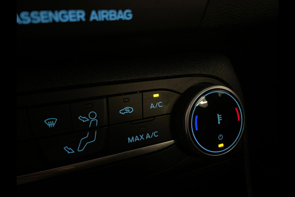 Ford Fiesta 1.0 EcoBoost Hybrid Titanium CLiMATE AIRCO NAVI CRUISE BLUETOOTH APPLE CARPLAY PDC CHROOM ZEER NETTE AUTO