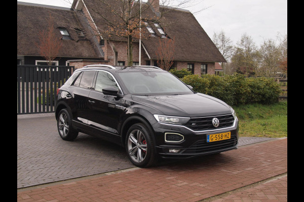 Volkswagen T-Roc 1.5 TSI Sport Business R | 2X R-Line | Sfeerverlichting | Trekhaak | Digital Cockpit | Automaat | NL-Auto |