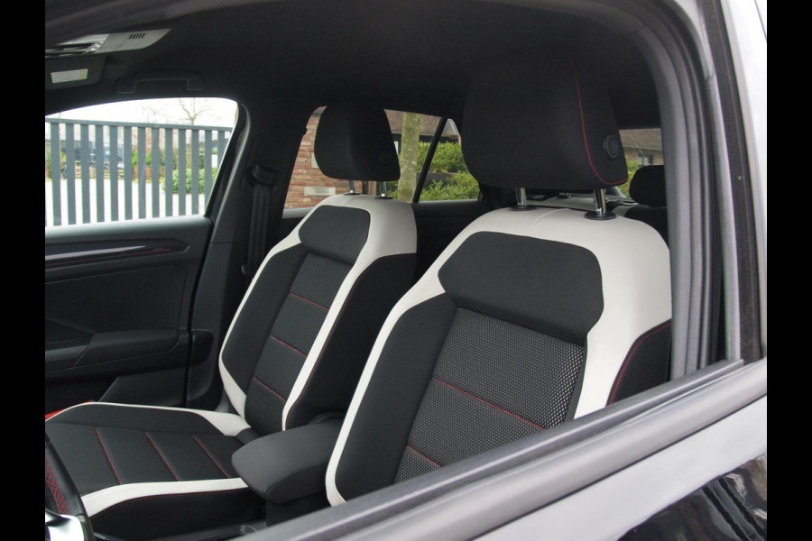Volkswagen T-Roc 1.5 TSI Sport Business R | 2X R-Line | Sfeerverlichting | Trekhaak | Digital Cockpit | Automaat | NL-Auto |