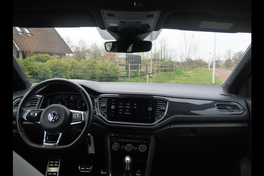 Volkswagen T-Roc 1.5 TSI Sport Business R | 2X R-Line | Sfeerverlichting | Trekhaak | Digital Cockpit | Automaat | NL-Auto |