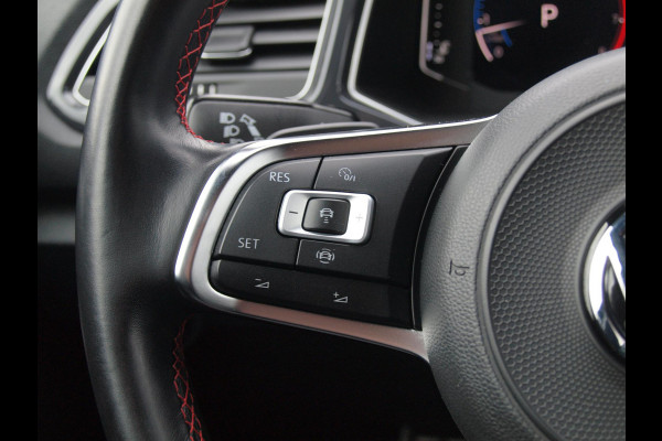 Volkswagen T-Roc 1.5 TSI Sport Business R | 2X R-Line | Sfeerverlichting | Trekhaak | Digital Cockpit | Automaat | NL-Auto |