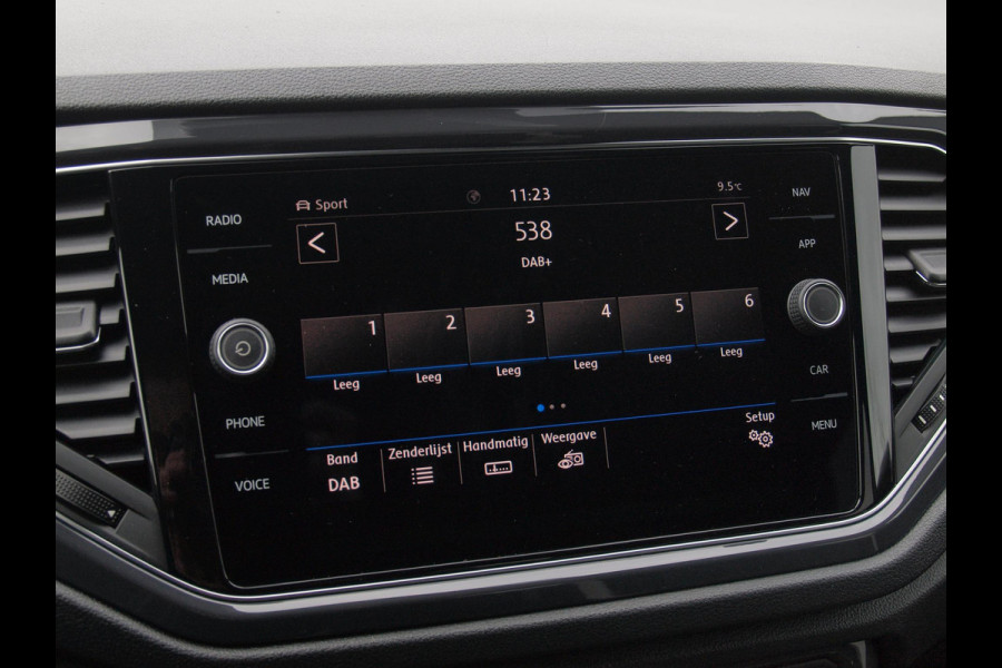 Volkswagen T-Roc 1.5 TSI Sport Business R | 2X R-Line | Sfeerverlichting | Trekhaak | Digital Cockpit | Automaat | NL-Auto |