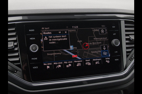 Volkswagen T-Roc 1.5 TSI Sport Business R | 2X R-Line | Sfeerverlichting | Trekhaak | Digital Cockpit | Automaat | NL-Auto |