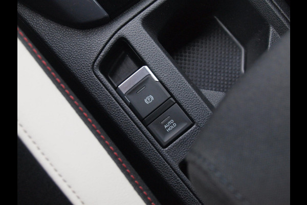 Volkswagen T-Roc 1.5 TSI Sport Business R | 2X R-Line | Sfeerverlichting | Trekhaak | Digital Cockpit | Automaat | NL-Auto |