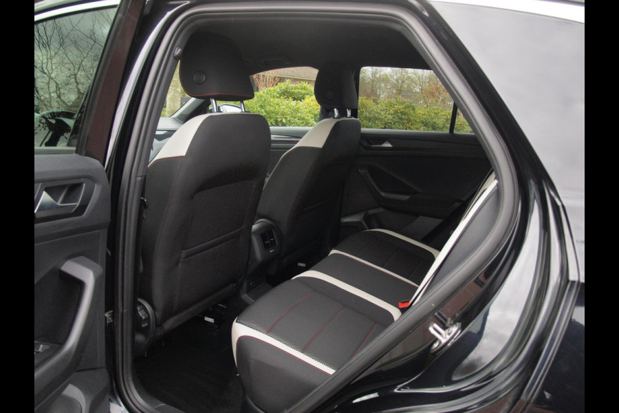 Volkswagen T-Roc 1.5 TSI Sport Business R | 2X R-Line | Sfeerverlichting | Trekhaak | Digital Cockpit | Automaat | NL-Auto |