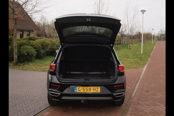 Volkswagen T-Roc 1.5 TSI Sport Business R | 2X R-Line | Sfeerverlichting | Trekhaak | Digital Cockpit | Automaat | NL-Auto |