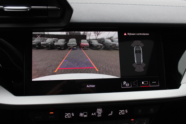 Audi A3 Sportback 45 TFSI e S edition Competition / Camera / Panoramadak / Head-up / RS Seats / B&O / Elektr. stoelen / 19'' / CarPlay / Stoelmassage+Verwarming / Dodehoek / DAB / ACC