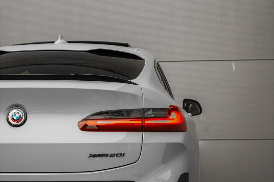 BMW X4 xDrive20i M-Sport Pano Laser Stuurverw Trekhaak Individual 20"
