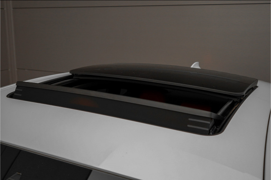 BMW X4 xDrive20i M-Sport Pano Laser Stuurverw Trekhaak Individual 20"