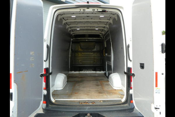 Volkswagen Crafter 35 2.0 TDI L3H3 (L2H2) Airco, Camera, Trekhaak,