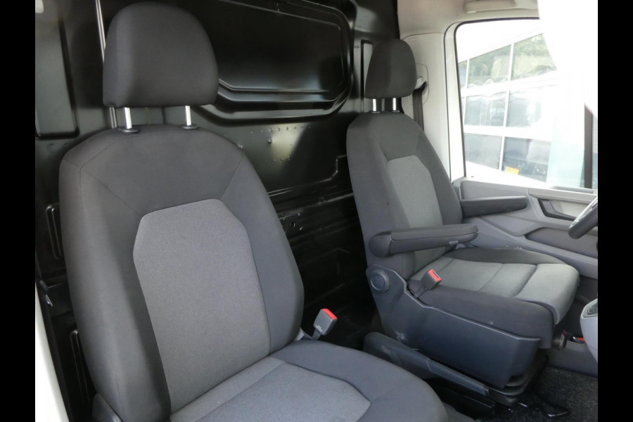 Volkswagen Crafter 35 2.0 TDI L3H3 (L2H2) Airco, Camera, Trekhaak,