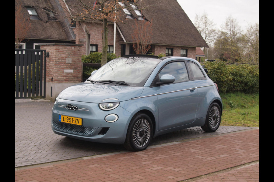 Fiat 500C Icon 42 kWh | Cabrio | Camera | Apple Carplay | Cruise Control | Dealeronderhouden |