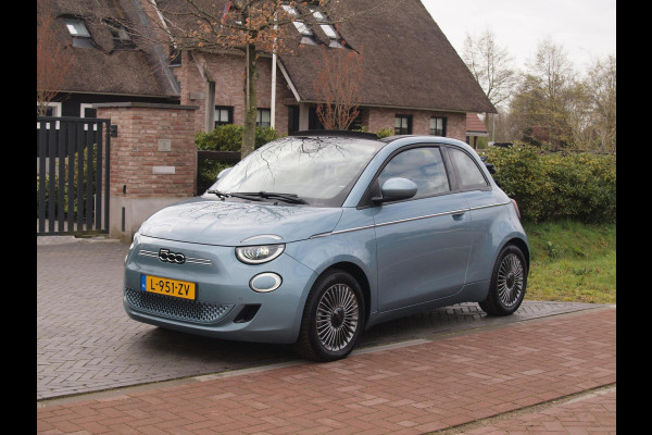 Fiat 500C Icon 42 kWh | Cabrio | Camera | Apple Carplay | Cruise Control | Dealeronderhouden |