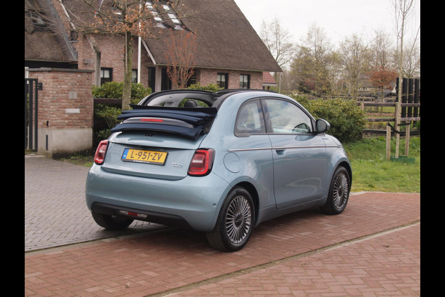 Fiat 500C Icon 42 kWh | Cabrio | Camera | Apple Carplay | Cruise Control | Dealeronderhouden |