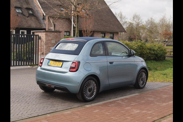 Fiat 500C Icon 42 kWh | Cabrio | Camera | Apple Carplay | Cruise Control | Dealeronderhouden |