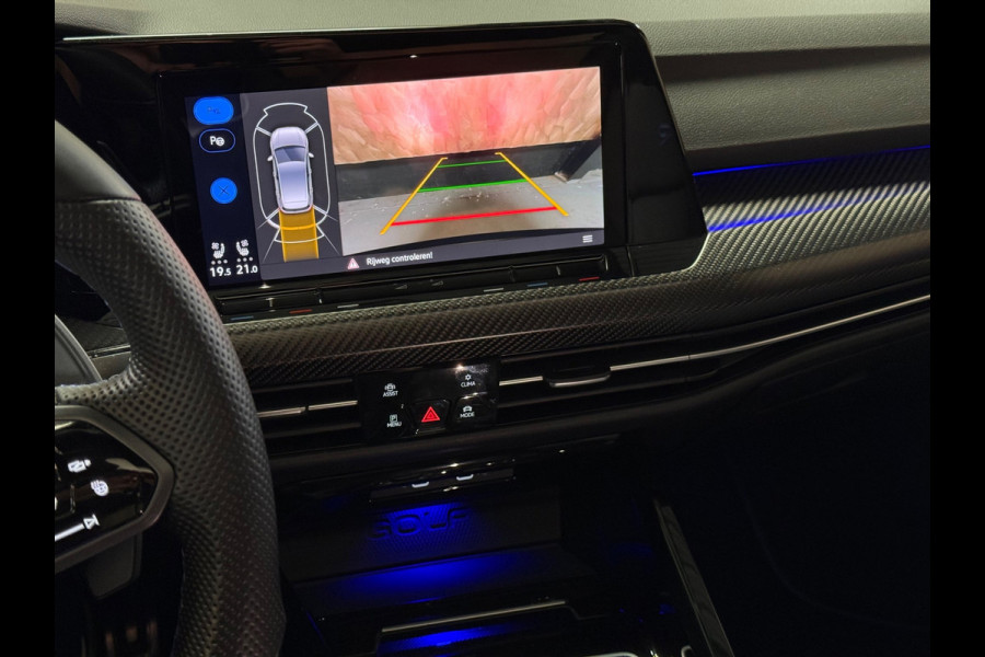 Volkswagen Golf 2.0 TSI R 4Motion | R 20 Years | HUD | Pano | Stoelverwarming/Koeling | Camera | 333pk|