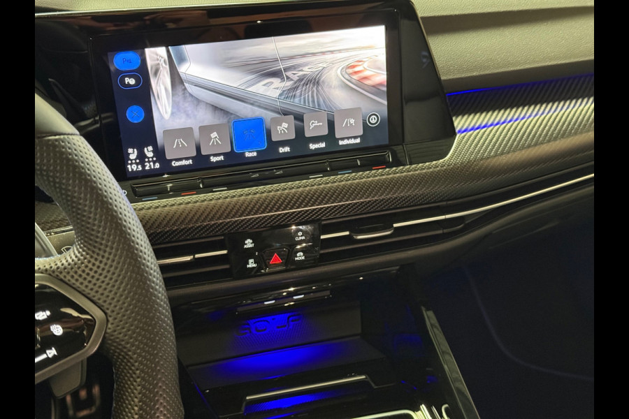 Volkswagen Golf 2.0 TSI R 4Motion | R 20 Years | HUD | Pano | Stoelverwarming/Koeling | Camera | 333pk|