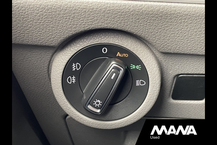 Volkswagen Transporter 2.0TDI L2H1 199PK DC BULLI Automaat Lederen bekleding Camera Cruise Airco Stoelverwarming LED