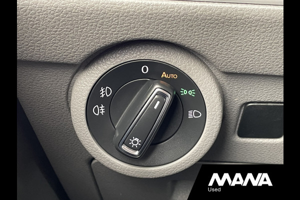 Volkswagen Transporter 2.0TDI L2H1 199PK DC BULLI Automaat Lederen bekleding Camera Cruise Airco Stoelverwarming LED