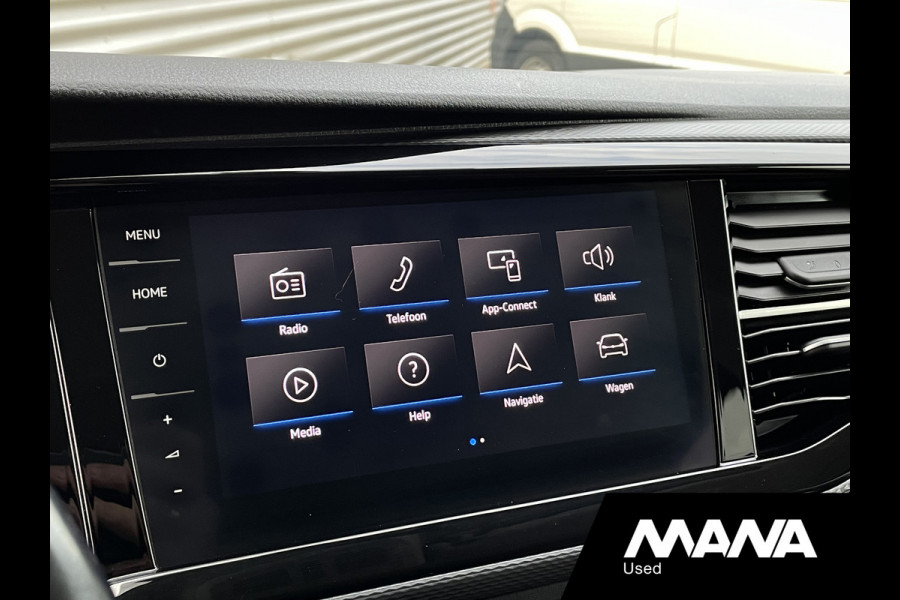 Volkswagen Transporter 2.0TDI L2H1 199PK DC BULLI Automaat Lederen bekleding Camera Cruise Airco Stoelverwarming LED