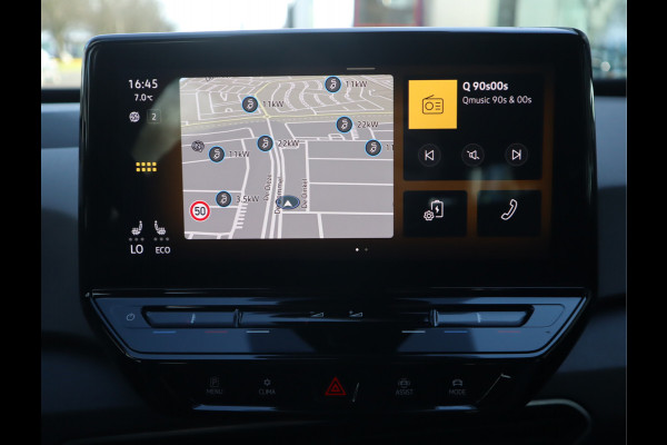 Volkswagen ID.3 First 58 kWh Navi / Climate / Stoelverw / DAB / Trekhaak SOH 88.88% All season banden