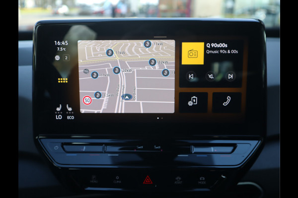 Volkswagen ID.3 First 58 kWh Navi / Climate / Stoelverw / DAB / Trekhaak SOH 88.88% All season banden