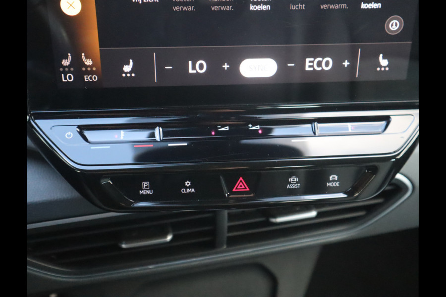 Volkswagen ID.3 First 58 kWh Navi / Climate / Stoelverw / DAB / Trekhaak SOH 88.88% All season banden