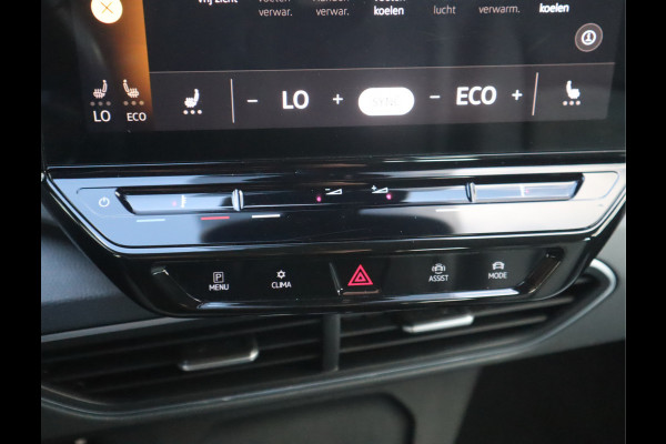 Volkswagen ID.3 First 58 kWh Navi / Climate / Stoelverw / DAB / Trekhaak SOH 88.88% All season banden