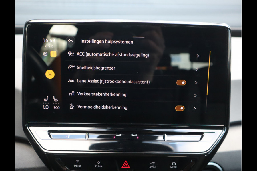 Volkswagen ID.3 First 58 kWh Navi / Climate / Stoelverw / DAB / Trekhaak SOH 88.88% All season banden