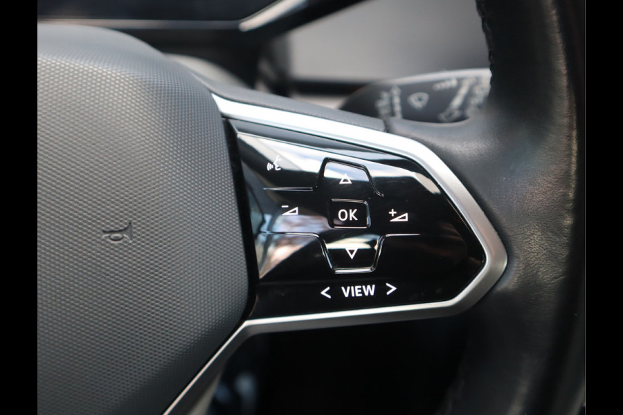 Volkswagen ID.3 First 58 kWh Navi / Climate / Stoelverw / DAB / Trekhaak SOH 88.88% All season banden