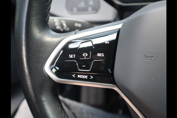 Volkswagen ID.3 First 58 kWh Navi / Climate / Stoelverw / DAB / Trekhaak SOH 88.88% All season banden