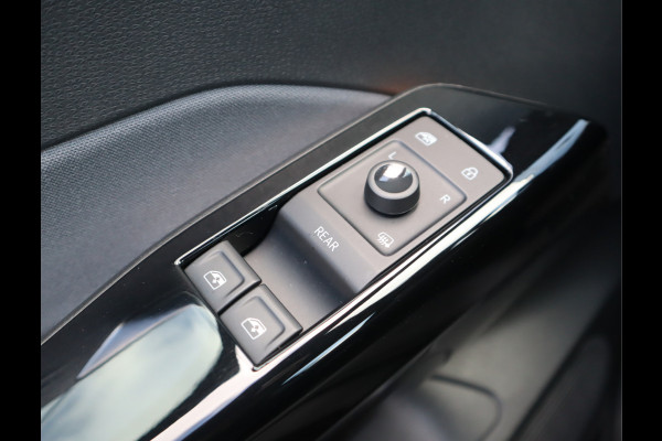 Volkswagen ID.3 First 58 kWh Navi / Climate / Stoelverw / DAB / Trekhaak SOH 88.88% All season banden