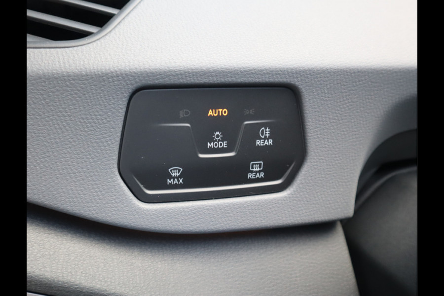 Volkswagen ID.3 First 58 kWh Navi / Climate / Stoelverw / DAB / Trekhaak SOH 88.88% All season banden