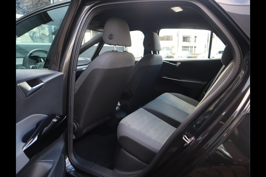 Volkswagen ID.3 First 58 kWh Navi / Climate / Stoelverw / DAB / Trekhaak SOH 88.88% All season banden