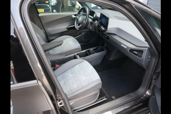 Volkswagen ID.3 First 58 kWh Navi / Climate / Stoelverw / DAB / Trekhaak SOH 88.88% All season banden