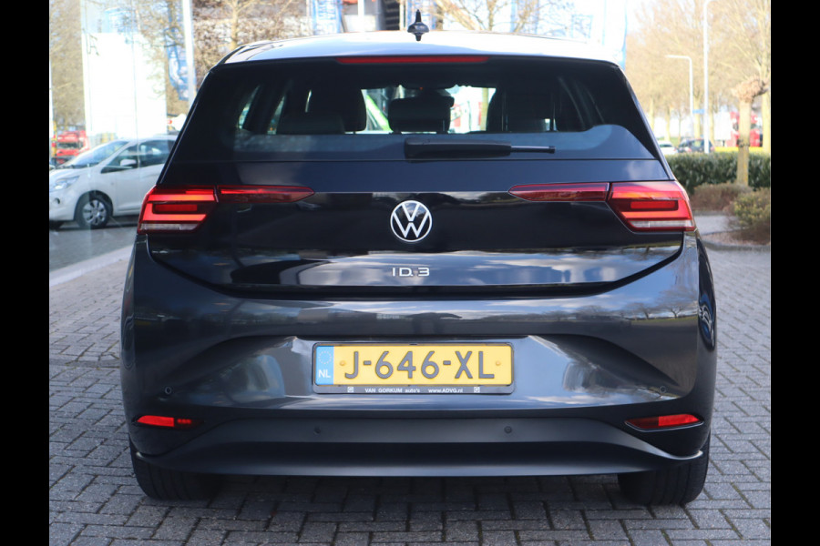 Volkswagen ID.3 First 58 kWh Navi / Climate / Stoelverw / DAB / Trekhaak SOH 88.88% All season banden