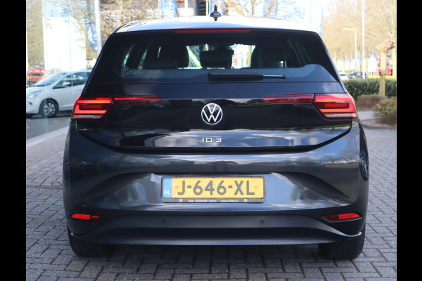 Volkswagen ID.3 First 58 kWh Navi / Climate / Stoelverw / DAB / Trekhaak SOH 88.88% All season banden