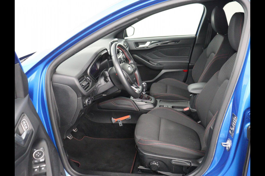 Ford Focus 1.0 EcoBoost Hybrid ST Line X | Stoelverwarming | Adaptive cruise | Camera | Carplay | Keyless | B&O Sound | Digital Cockpit | Navigatie | Full LED | Climate control | Stuurverwarming