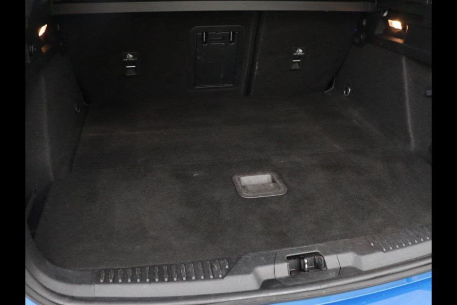 Ford Focus 1.0 EcoBoost Hybrid ST Line X | Stoelverwarming | Adaptive cruise | Camera | Carplay | Keyless | B&O Sound | Digital Cockpit | Navigatie | Full LED | Climate control | Stuurverwarming