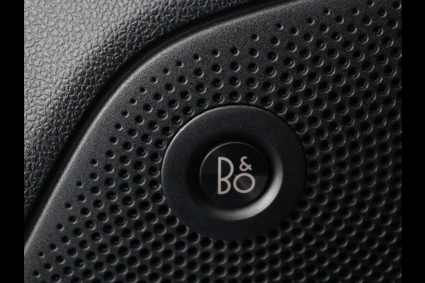 Ford Focus 1.0 EcoBoost Hybrid ST Line X | Stoelverwarming | Adaptive cruise | Camera | Carplay | Keyless | B&O Sound | Digital Cockpit | Navigatie | Full LED | Climate control | Stuurverwarming