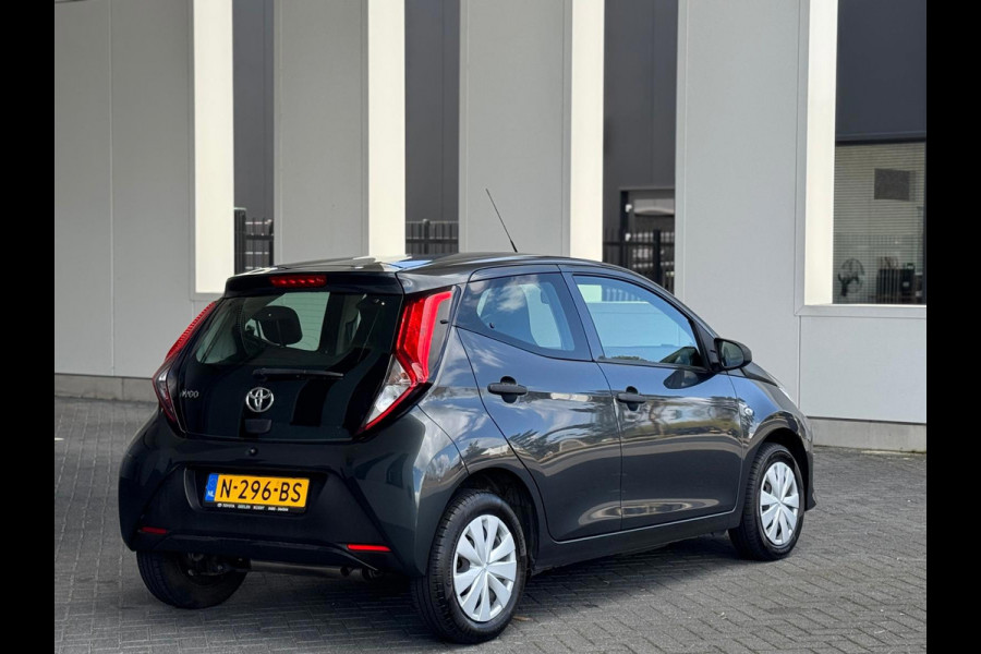 Toyota Aygo 1.0 VVT-i x-fun, 35000 km, 5 deurs, airco, NL auto met nationale auto pas