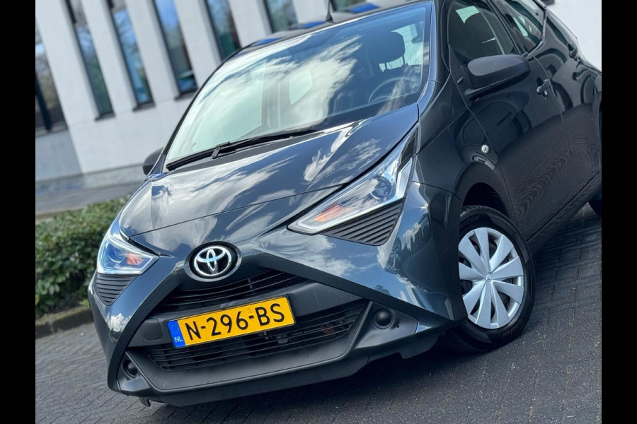 Toyota Aygo 1.0 VVT-i x-fun, 35000 km, 5 deurs, airco, NL auto met nationale auto pas