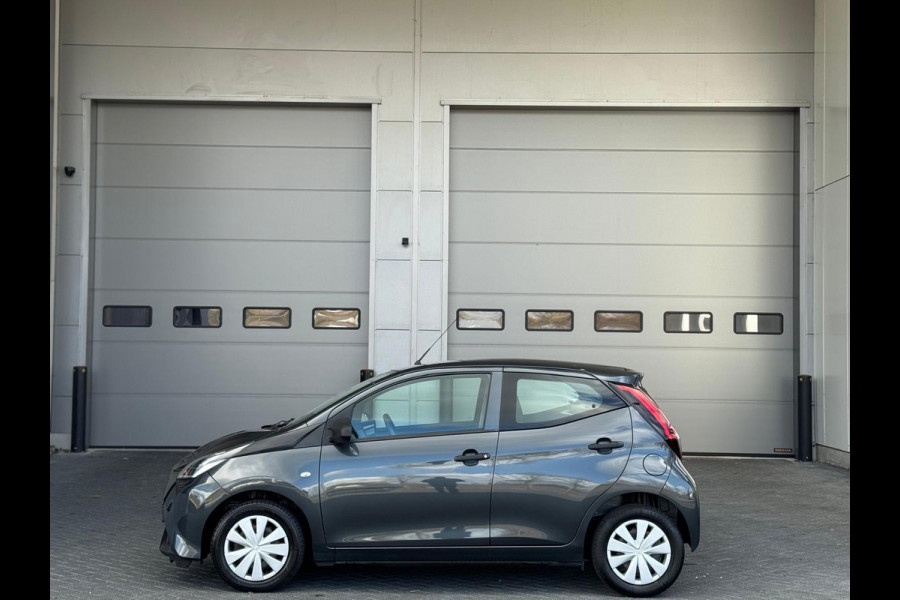 Toyota Aygo 1.0 VVT-i x-fun, 35000 km, 5 deurs, airco, NL auto met nationale auto pas